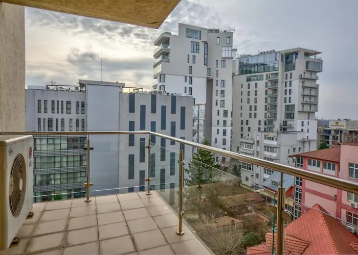 - North Area View Residences - 3 Bedrooms - Herastrau - Baneasa Hotel Boekarest