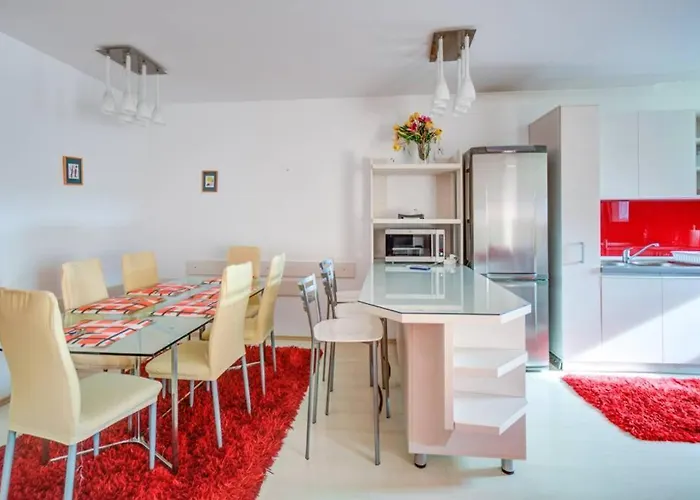 - North Area View Residences - 3 Bedrooms - Herastrau - Baneasa 酒店